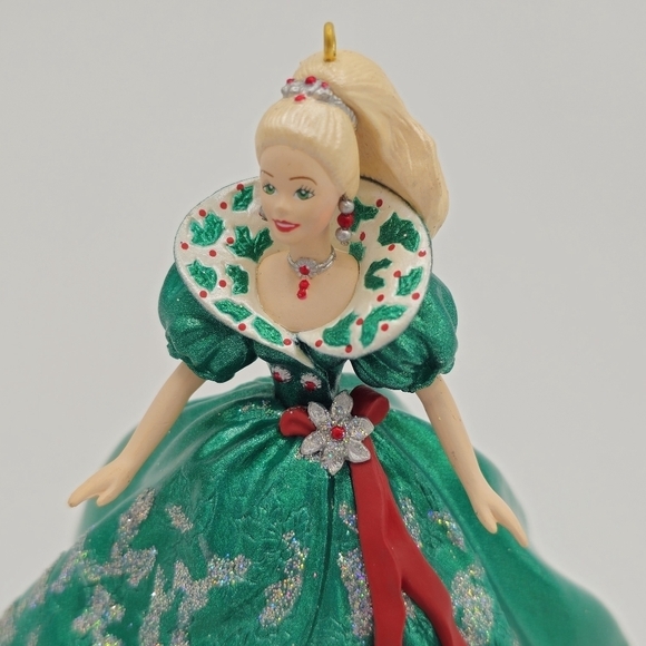 Hallmark 1995 Holiday Barbie Keepsake Ornament - Picture 6 of 6